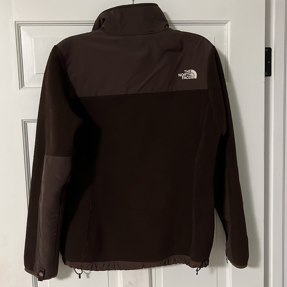Chocolate brown North Face Fleece jacket.  Excellent condition.  Size medium - Picture 3 of 3